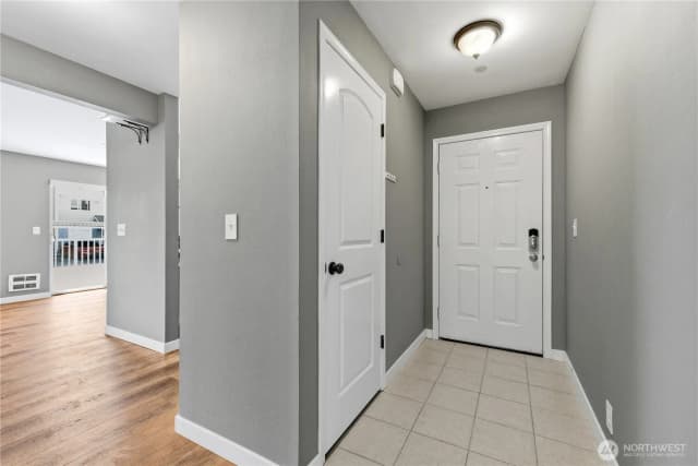 Property photo for 1670 Sw Mulberry Street #b201, Oak Harbor photo 4