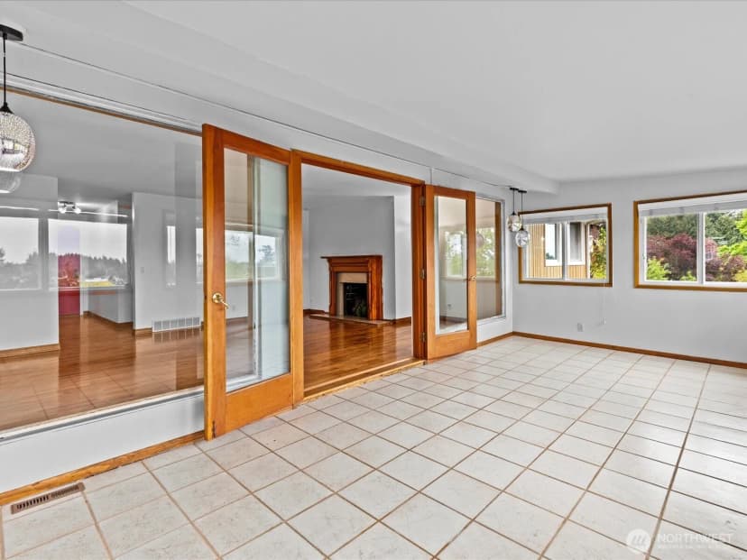 Property photo for 14445 5th Avenue S, Burien photo 5