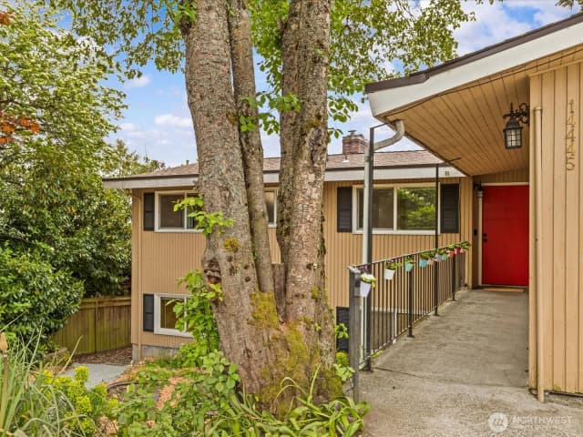 Property photo for 14445 5th Avenue S, Burien photo 2