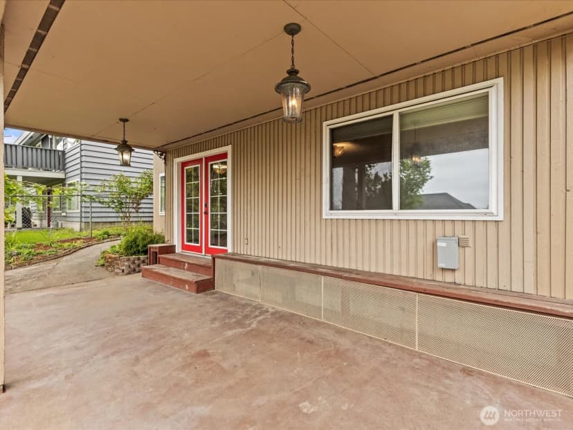 Property photo for 14445 5th Avenue S, Burien photo 27