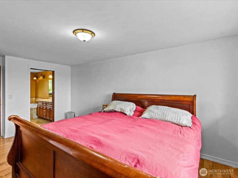 Property photo for 14445 5th Avenue S, Burien photo 13
