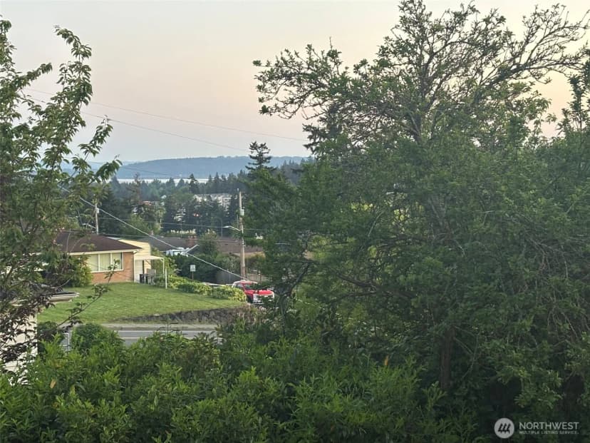 Property photo for 14445 5th Avenue S, Burien photo 32