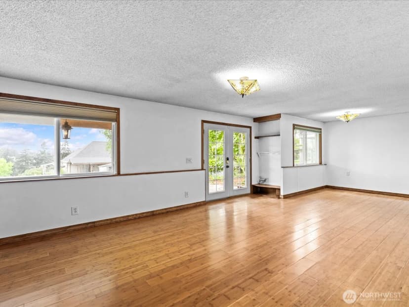 Property photo for 14445 5th Avenue S, Burien photo 24