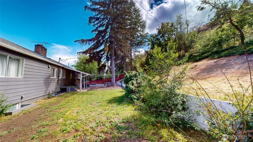 Property photo for 144 Montvu Drive, Omak photo 38