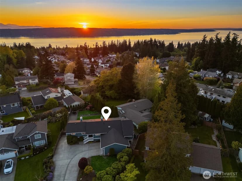 Property photo for 7081 47th Avenue W, Mukilteo photo 2