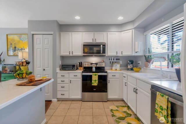 Property photo for 5802 14th Drive W #b, Everett photo 3
