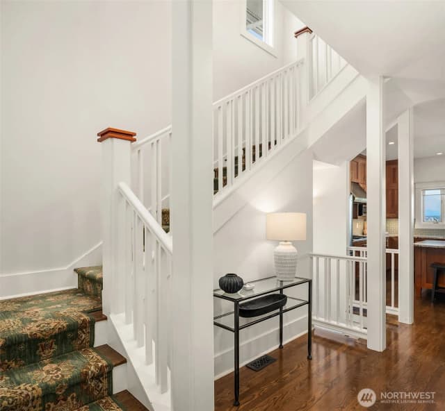 Property photo for 216 30th Avenue S, Seattle photo 3