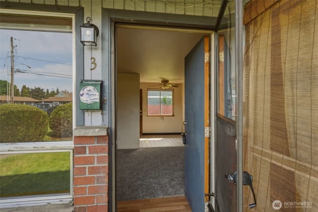Property photo for 327 S Street Se, Auburn photo 3
