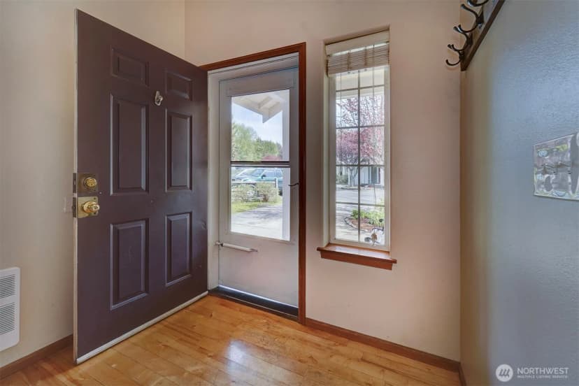 Property photo for 10648 Ne Kingston Meadow Circle, Kingston photo 6