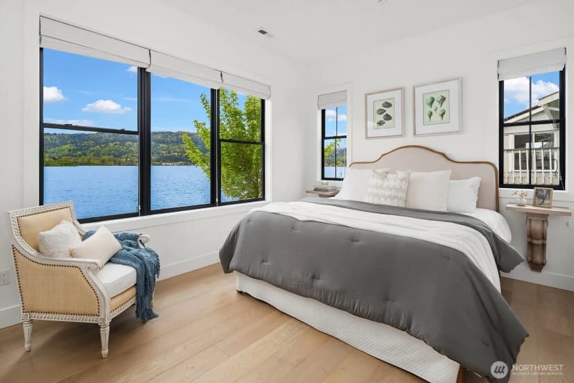Property photo for 4233 E Lake Sammamish Shore Lane Se, Sammamish photo 15