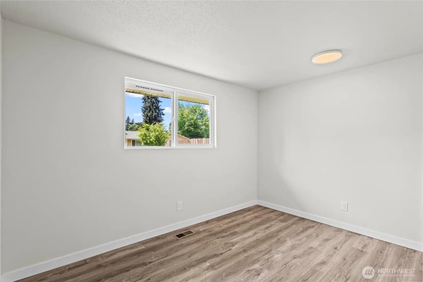 Property photo for 17407 E 11th Ave, Spanaway photo 11