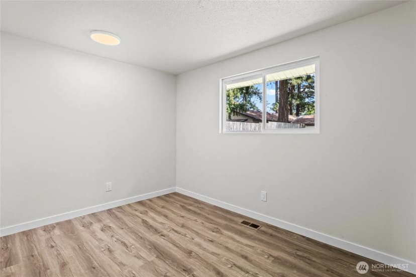 Property photo for 17407 E 11th Ave, Spanaway photo 10