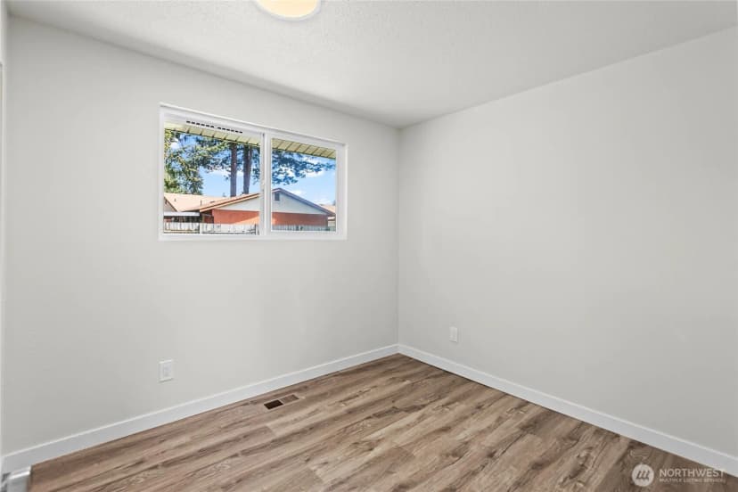 Property photo for 17407 E 11th Ave, Spanaway photo 8