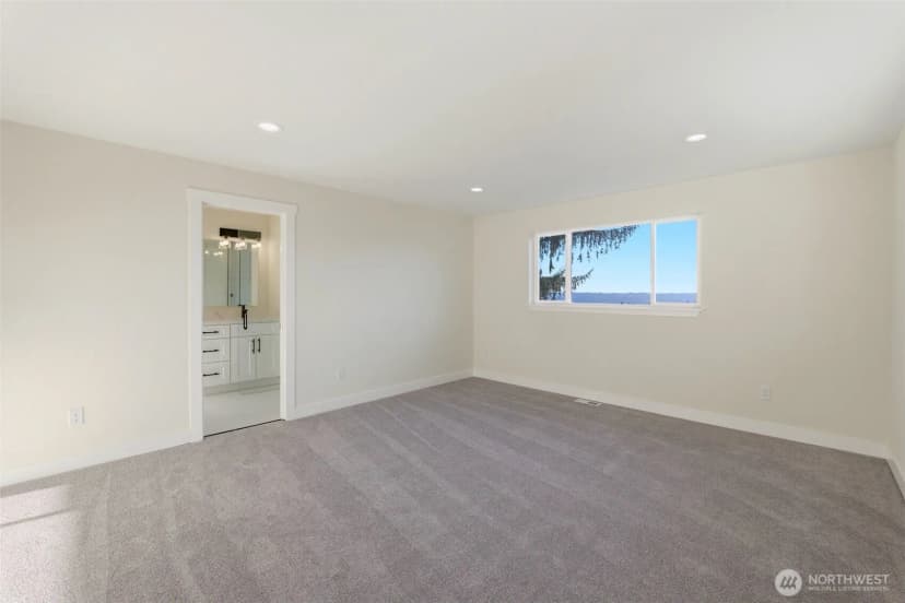 Property photo for 3058 44th Avenue Ne, Tacoma photo 14