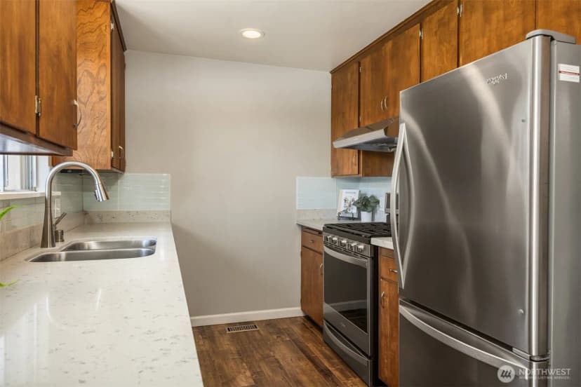 Property photo for 16021 15th Avenue Sw, Burien photo 10