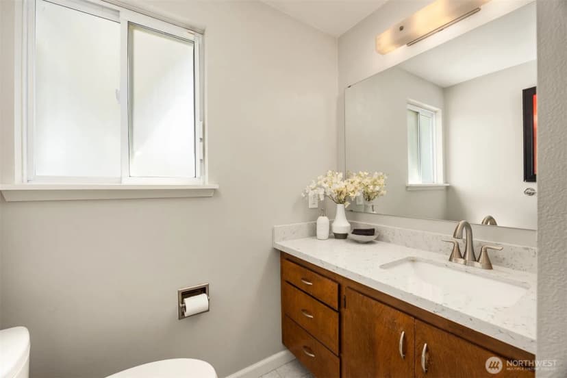 Property photo for 16021 15th Avenue Sw, Burien photo 16