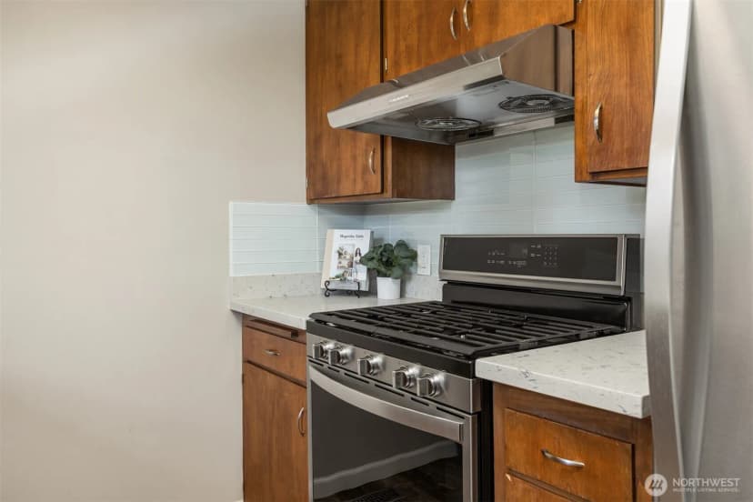Property photo for 16021 15th Avenue Sw, Burien photo 11