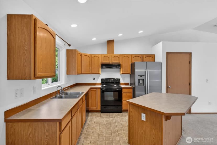 Property photo for 325 Snohomish Drive, La Conner photo 8