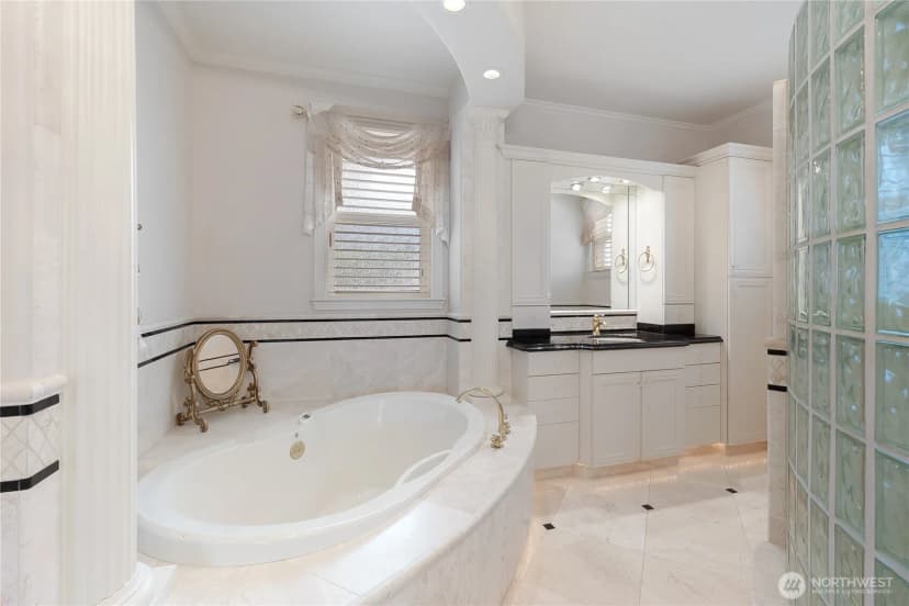 Property photo for 4111 Samish Crest Drive, Bellingham photo 24