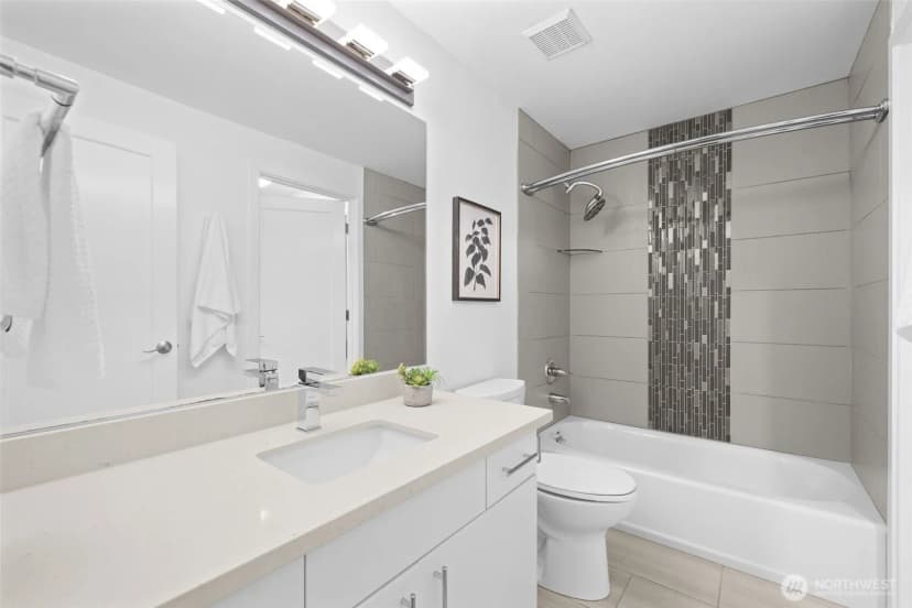 Property photo for 4241 155th Place Se #4-4, Bellevue photo 9