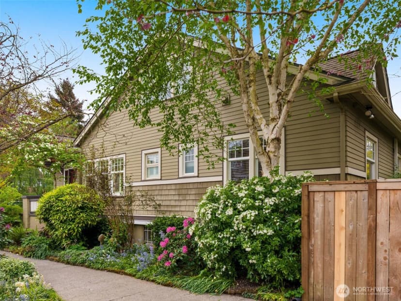 Property photo for 1423 Nob Hill Avenue N, Seattle photo 35