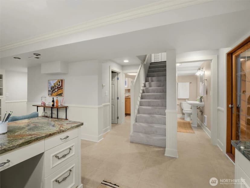 Property photo for 1423 Nob Hill Avenue N, Seattle photo 25