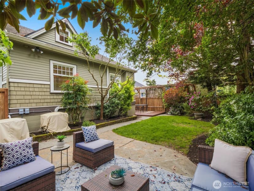 Property photo for 1423 Nob Hill Avenue N, Seattle photo 34