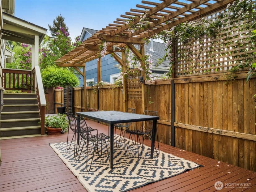 Property photo for 1423 Nob Hill Avenue N, Seattle photo 31