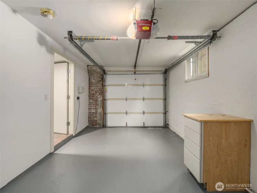 Property photo for 1423 Nob Hill Avenue N, Seattle photo 30