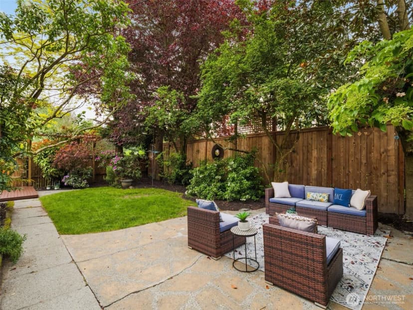 Property photo for 1423 Nob Hill Avenue N, Seattle photo 33