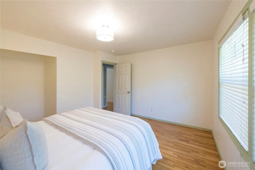 Property photo for 4823 66th Avenue W, University Place photo 17