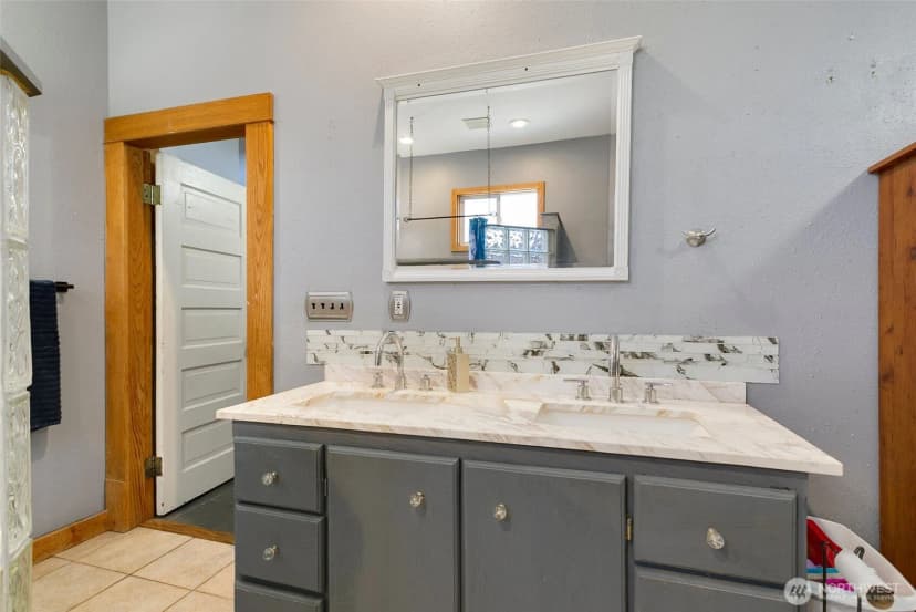 Property photo for 812 N Steele Street, Tacoma photo 12