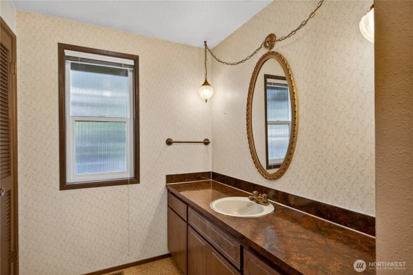 Property photo for 17282 Meadow Lane, Mount Vernon photo 14