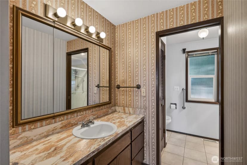 Property photo for 17282 Meadow Lane, Mount Vernon photo 17
