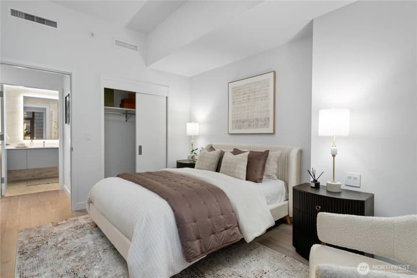 Property photo for 889 Avenue Square Ne #807, Bellevue photo 9