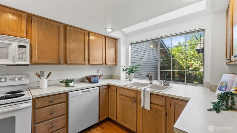 Property photo for 6614 113th Place Se, Bellevue photo 12