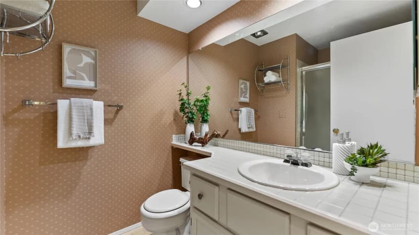Property photo for 6614 113th Place Se, Bellevue photo 21