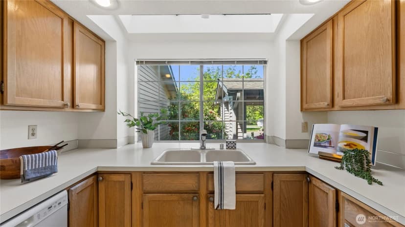 Property photo for 6614 113th Place Se, Bellevue photo 13