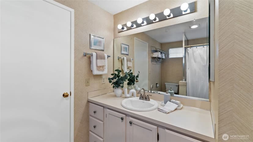 Property photo for 6614 113th Place Se, Bellevue photo 29