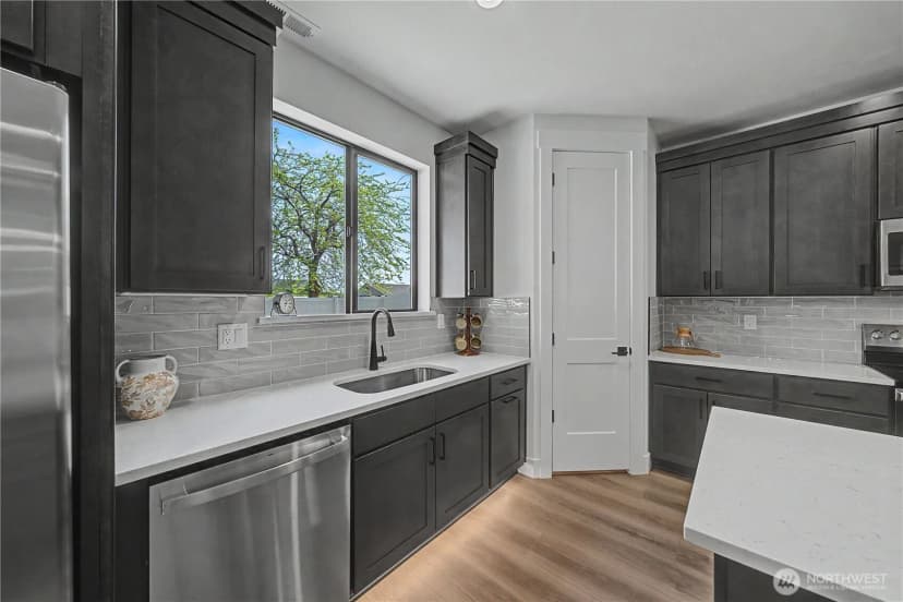 Property photo for 585 S Perry Avenue, East Wenatchee photo 13