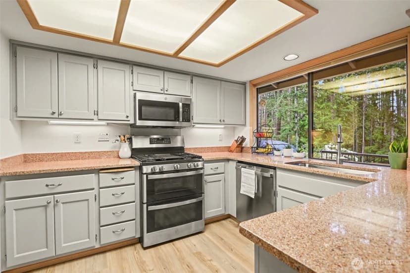 Property photo for 22934 Se 37th St, Sammamish photo 11