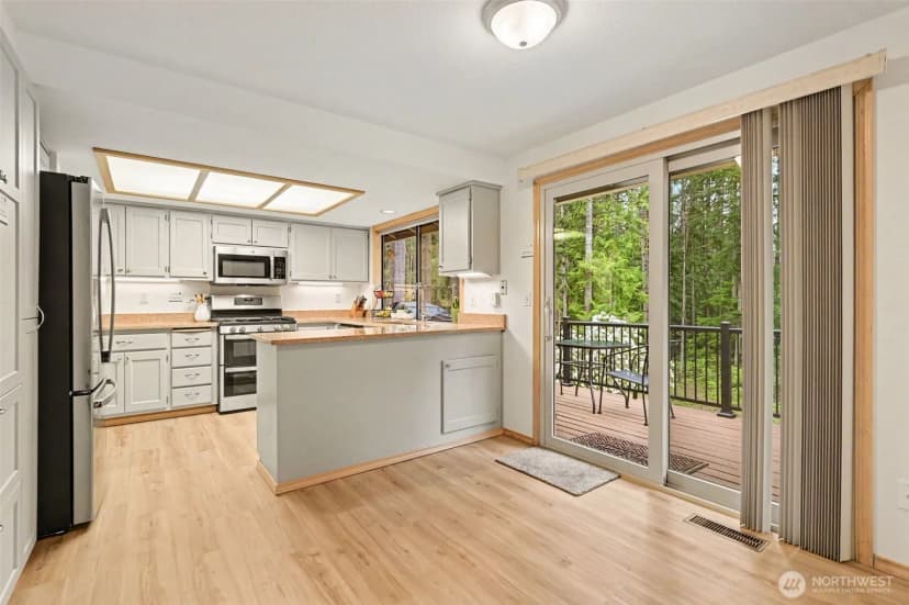 Property photo for 22934 Se 37th St, Sammamish photo 12