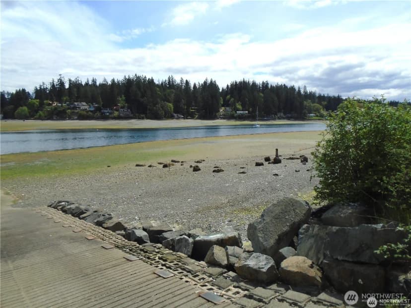 Property photo for 16456 Hoff Road Nw, Lakebay photo 12