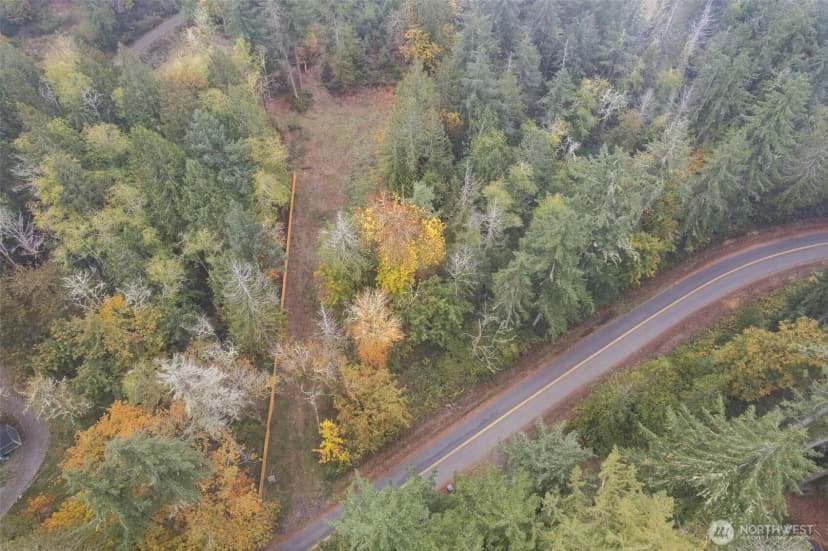 Property photo for 16456 Hoff Road Nw, Lakebay photo 2