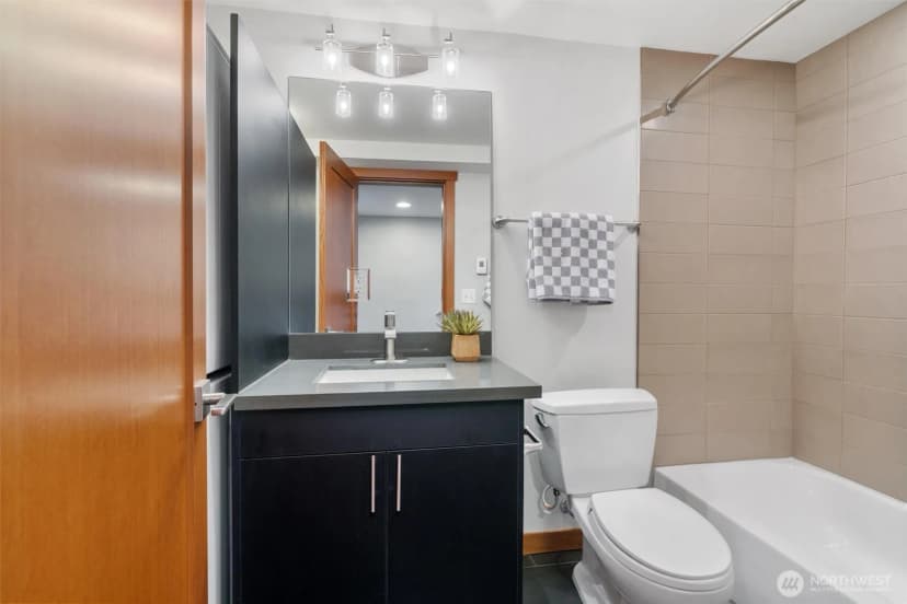 Property photo for 1722 California Avenue Sw #c, Seattle photo 21