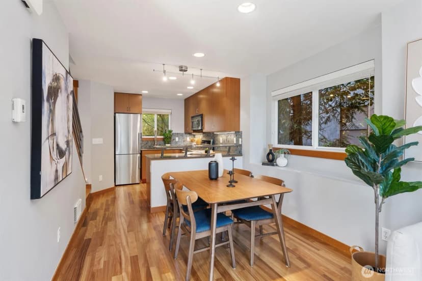 Property photo for 1722 California Avenue Sw #c, Seattle photo 8