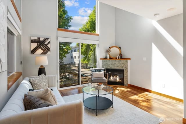 Property photo for 1722 California Avenue Sw #c, Seattle photo 4