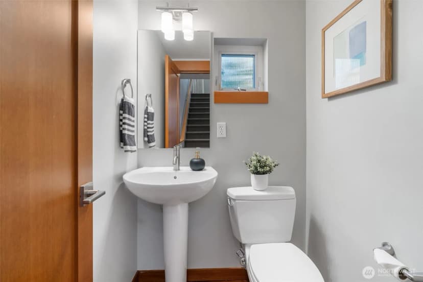 Property photo for 1722 California Avenue Sw #c, Seattle photo 14