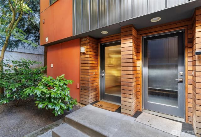 Property photo for 1722 California Avenue Sw #c, Seattle photo 2