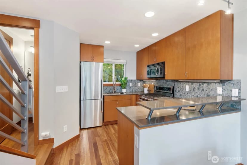 Property photo for 1722 California Avenue Sw #c, Seattle photo 12